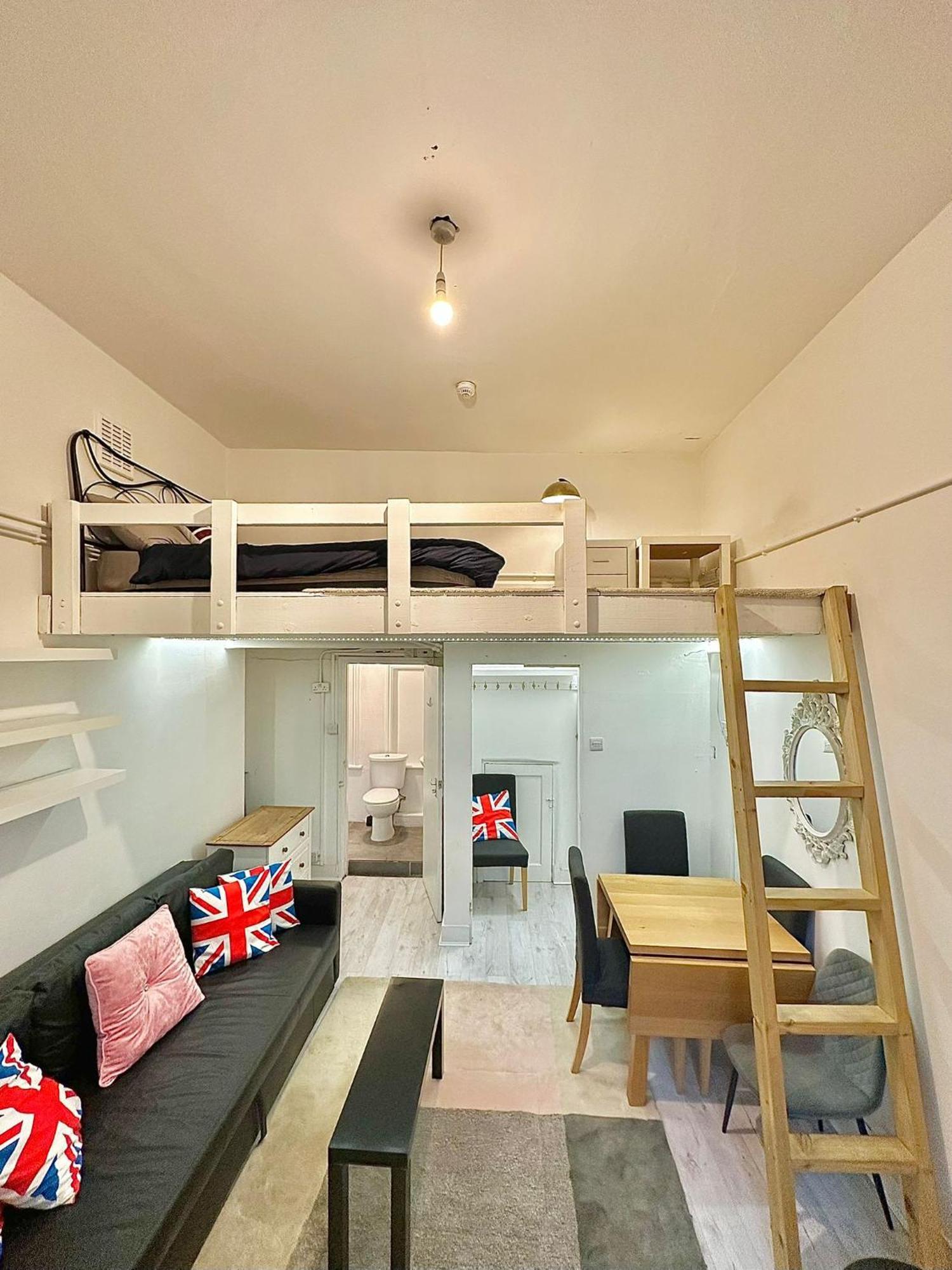 Guesthouse 81 London Bagian luar foto