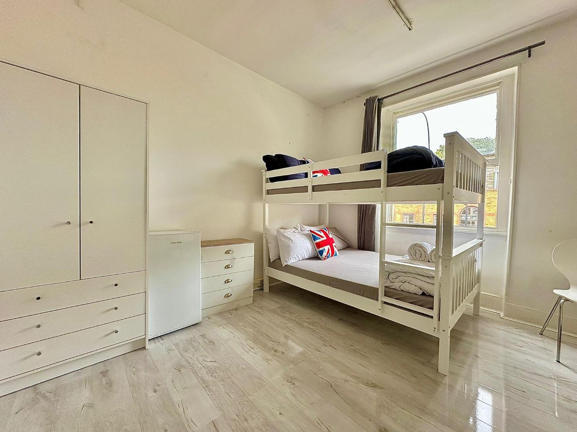 Guesthouse 81 London Bagian luar foto