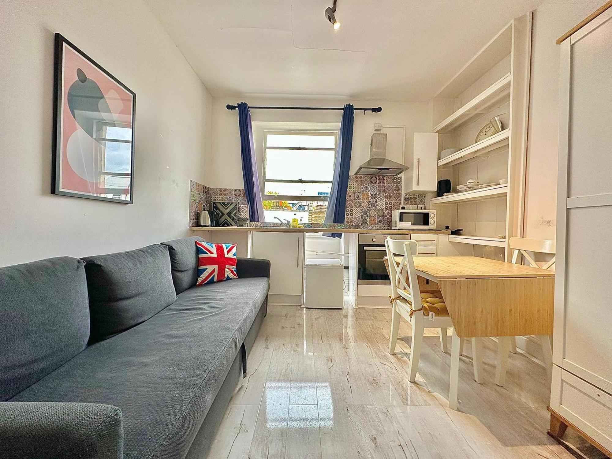 Guesthouse 81 London Bagian luar foto